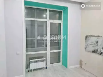 1-комнатная квартира, этаж 4 из 10, 37 м²