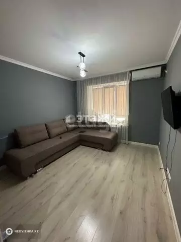 1-комнатная квартира, этаж 2 из 8, 40 м²