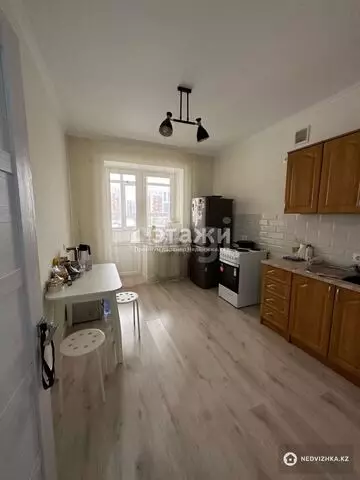 1-комнатная квартира, этаж 2 из 8, 40 м²