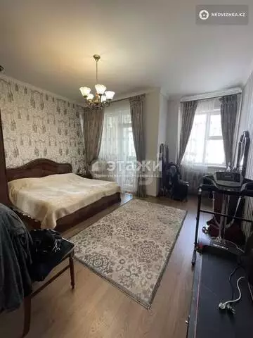 4-комнатная квартира, этаж 9 из 18, 167 м²