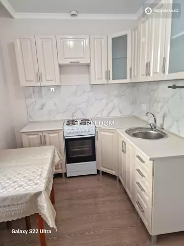 1-комнатная квартира, этаж 2 из 9, 38 м²