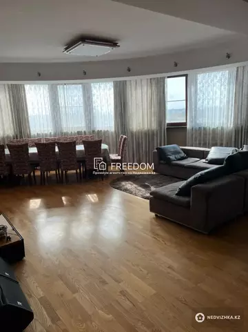 4-комнатная квартира, этаж 3 из 13, 173 м²