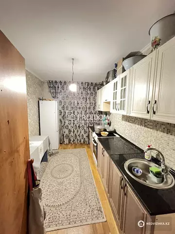 2-комнатная квартира, этаж 3 из 9, 60 м²