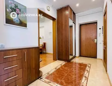 3-комнатная квартира, этаж 4 из 6, 109 м²