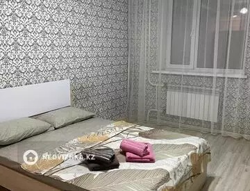 1-комнатная квартира, этаж 4 из 7, 38 м²