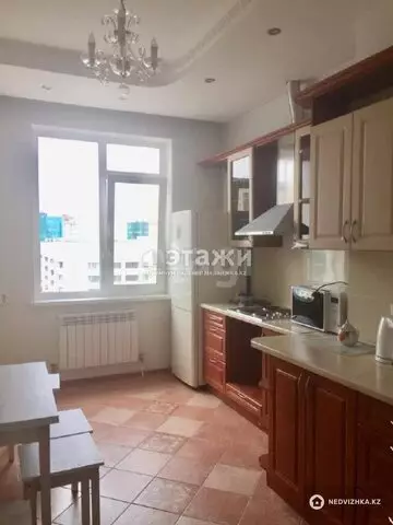 3-комнатная квартира, этаж 10 из 12, 87 м²