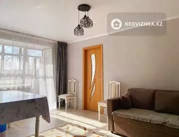 2-комнатная квартира, этаж 3 из 5, 42 м²