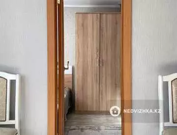 2-комнатная квартира, этаж 3 из 5, 42 м²