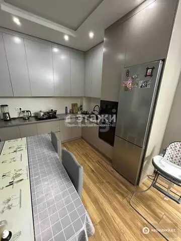 5-комнатная квартира, этаж 1 из 10, 136 м²