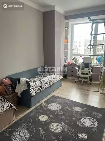 4-комнатная квартира, этаж 9 из 10, 78 м²