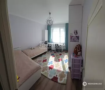 3-комнатная квартира, этаж 4 из 9, 83 м²