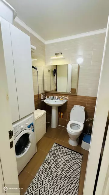 2-комнатная квартира, этаж 9 из 9, 64 м²