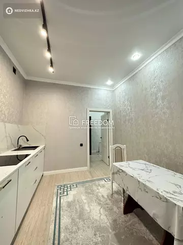 2-комнатная квартира, этаж 12 из 12, 55 м²