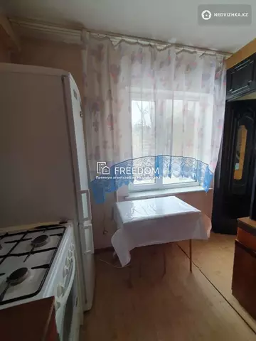 2-комнатная квартира, этаж 4 из 5, 50 м²