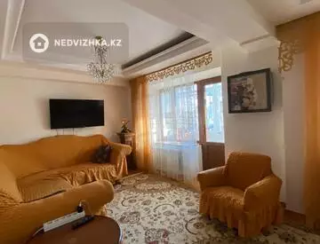 5-комнатная квартира, этаж 3 из 5, 135 м²