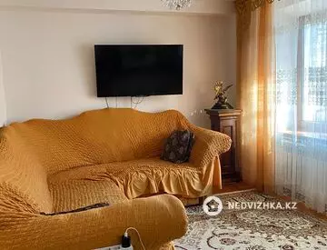 5-комнатная квартира, этаж 3 из 5, 135 м²