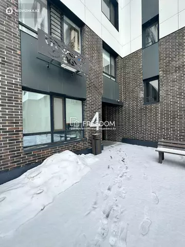 3-комнатная квартира, этаж 9 из 9, 85 м²