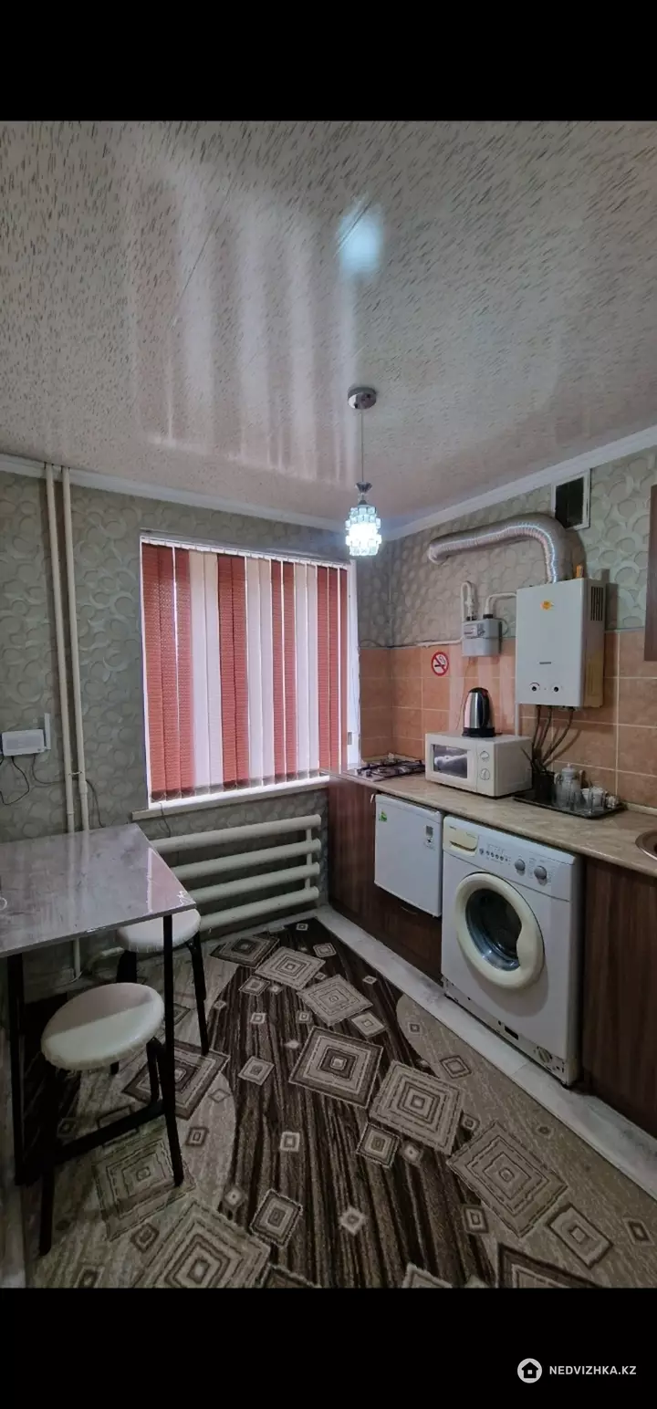 32 м², 1-комнатная квартира, этаж 3 из 4, 32 м², посуточно, изображение - 1