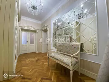 4-комнатная квартира, этаж 9 из 9, 150 м², на длительный срок