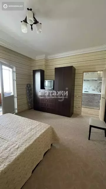 2-комнатная квартира, этаж 13 из 18, 64 м²