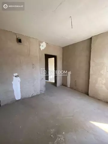 1-комнатная квартира, этаж 5 из 13, 42 м²