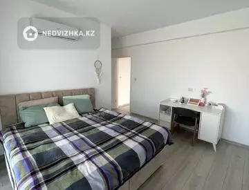 4-комнатная квартира, этаж 4 из 4, 180 м²