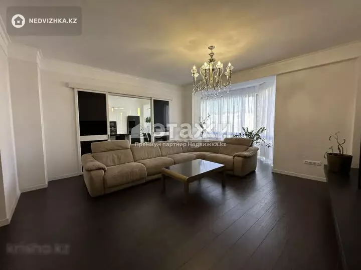 203 м², 4-комнатная квартира, этаж 9 из 13, 203 м², изображение - 1