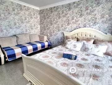 1-комнатная квартира, этаж 3 из 5, 30 м², посуточно