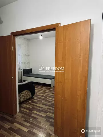 1-комнатная квартира, этаж 10 из 10, 36 м²