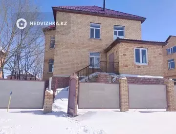 Здание, 3 этажа, 350 м²