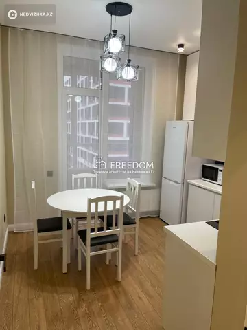 1-комнатная квартира, этаж 8 из 12, 39 м²