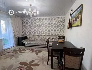 4-комнатная квартира, этаж 4 из 9, 90 м²