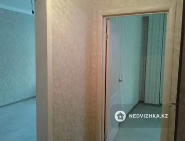 1-комнатная квартира, этаж 2 из 10, 37 м², на длительный срок