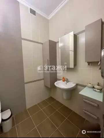 2-комнатная квартира, этаж 9 из 20, 104 м²