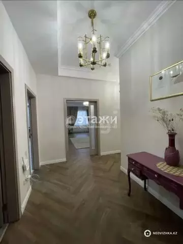 2-комнатная квартира, этаж 9 из 20, 104 м²