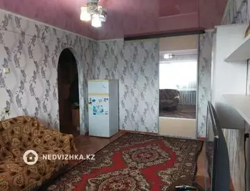 3-комнатная квартира, этаж 4 из 5, 60 м²