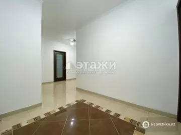 3-комнатная квартира, этаж 2 из 14, 137 м², на длительный срок