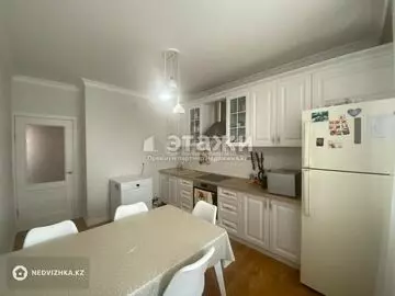 2-комнатная квартира, этаж 8 из 9, 64 м²