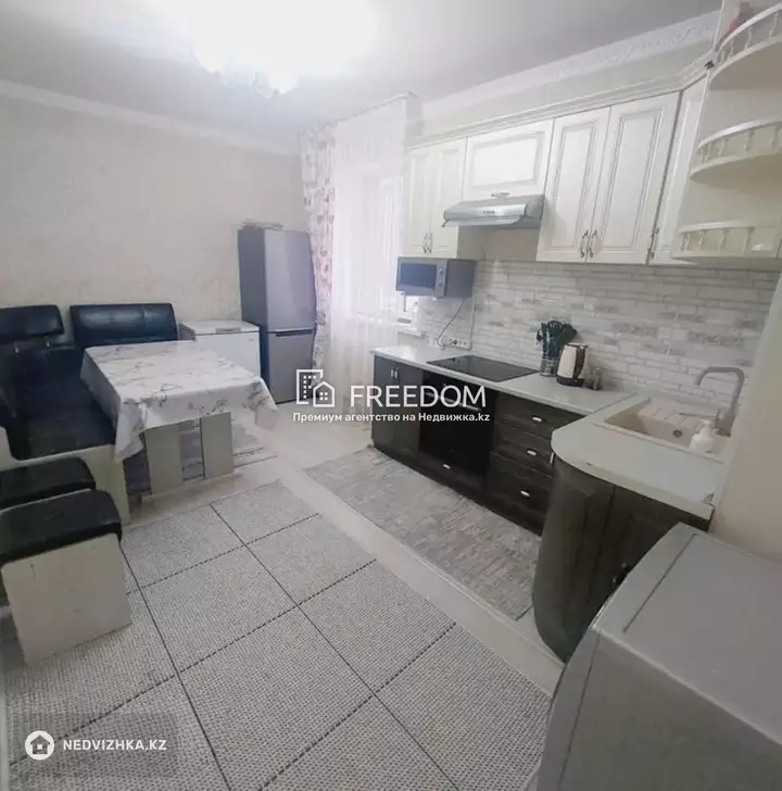 60 м², 2-комнатная квартира, этаж 3 из 13, 60 м², изображение - 1
