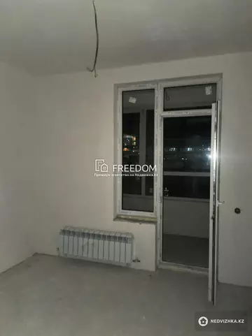 1-комнатная квартира, этаж 2 из 9, 38 м²