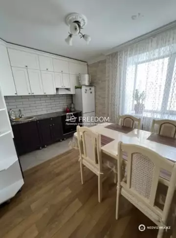 2-комнатная квартира, этаж 9 из 10, 60 м²