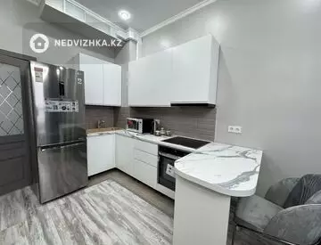 2-комнатная квартира, этаж 2 из 12, 52 м²