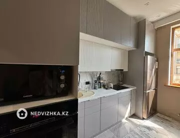 2-комнатная квартира, этаж 4 из 7, 85 м²