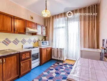 1-комнатная квартира, этаж 4 из 4, 38 м², посуточно