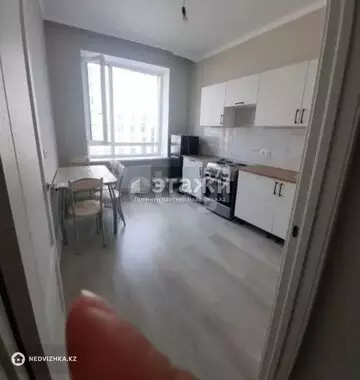 1-комнатная квартира, этаж 8 из 9, 35 м²