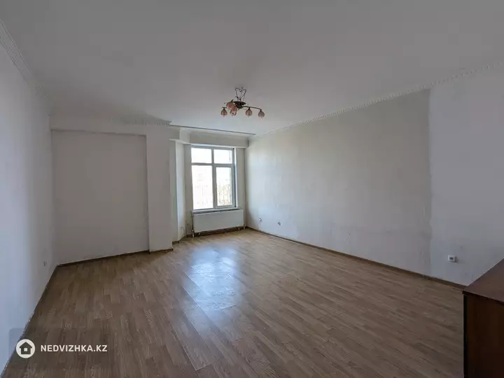 107.3 м², 2-комнатная квартира, этаж 2 из 9, 107 м², изображение - 1