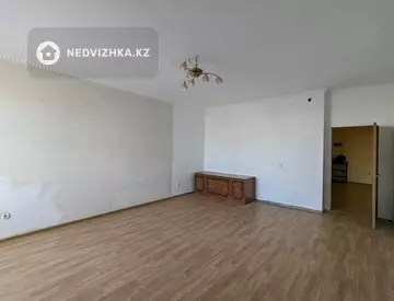 2-комнатная квартира, этаж 2 из 9, 107 м²