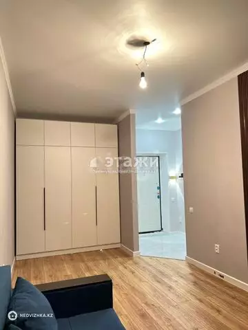1-комнатная квартира, этаж 4 из 19, 35 м²