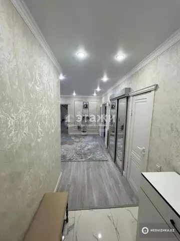 4-комнатная квартира, этаж 9 из 12, 130 м²