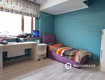 3-комнатная квартира, этаж 5 из 22, 150 м²